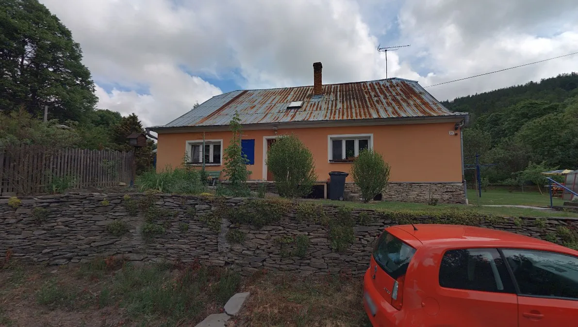 Prodej podílu 1/2 rodinného domu 163 m², pozemek 330 m²